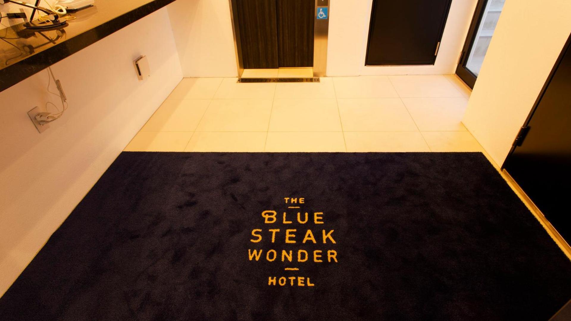 Apartment Blue Steak Wonder Senaha *